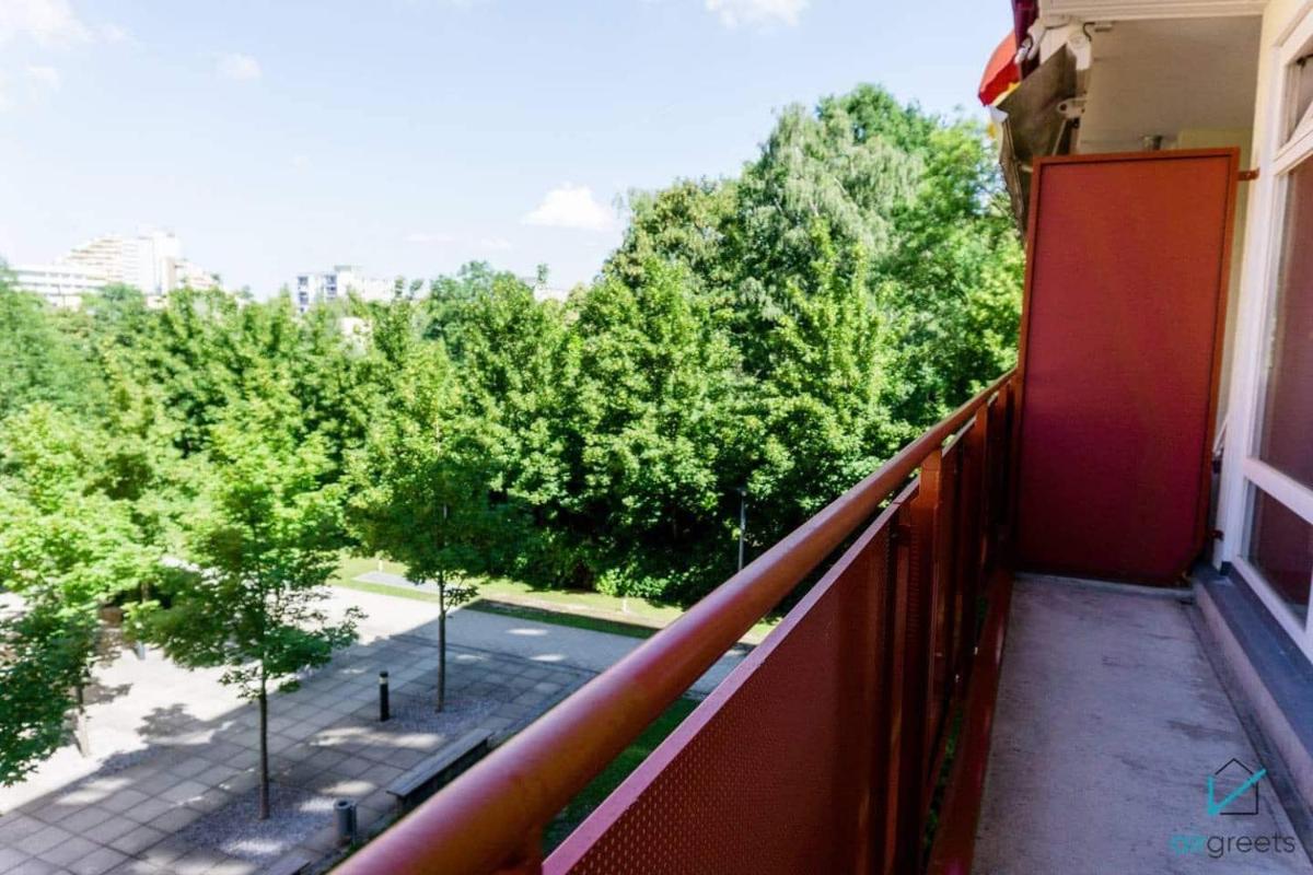 Bright and Quiet Flat with a Balcony - Housity
