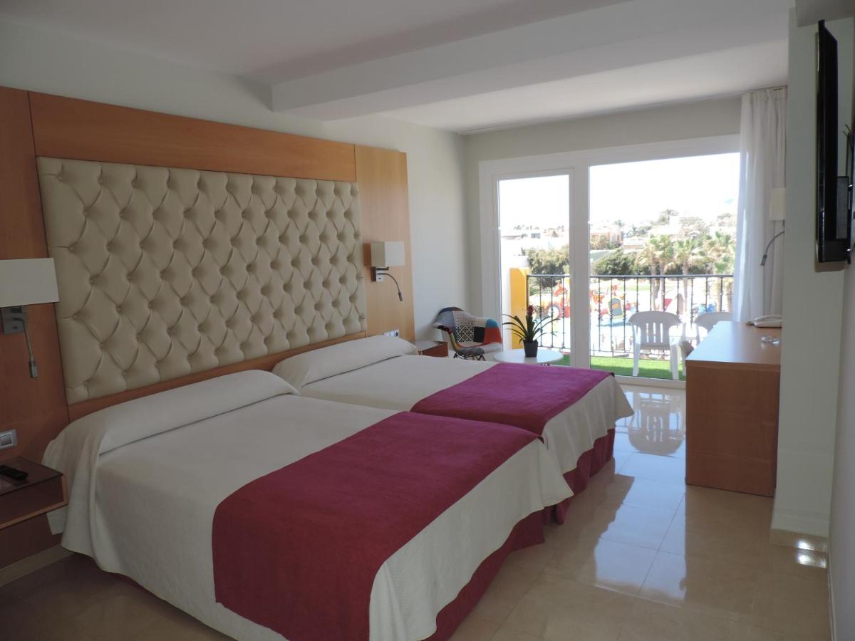 Cama o camas de una habitación en Mediterraneo Bay Hotel & Resort