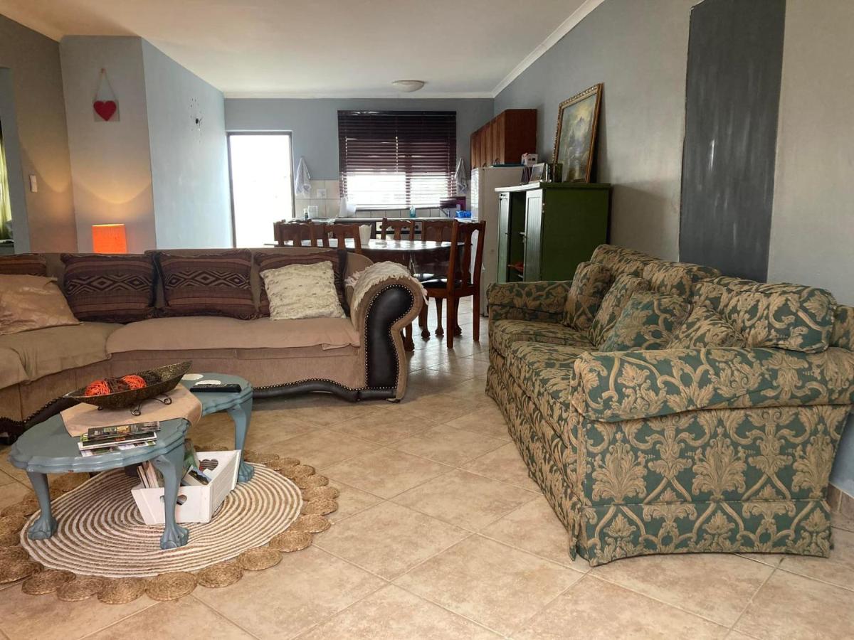 Daffodil Self Catering and Accommodation B - Housity