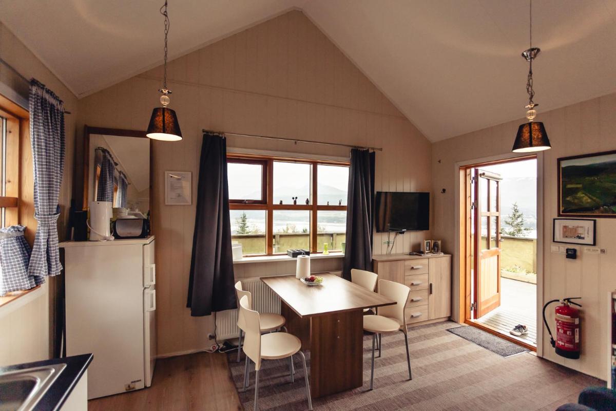 Björkin – Cozy Cabin with excellent view - Housity