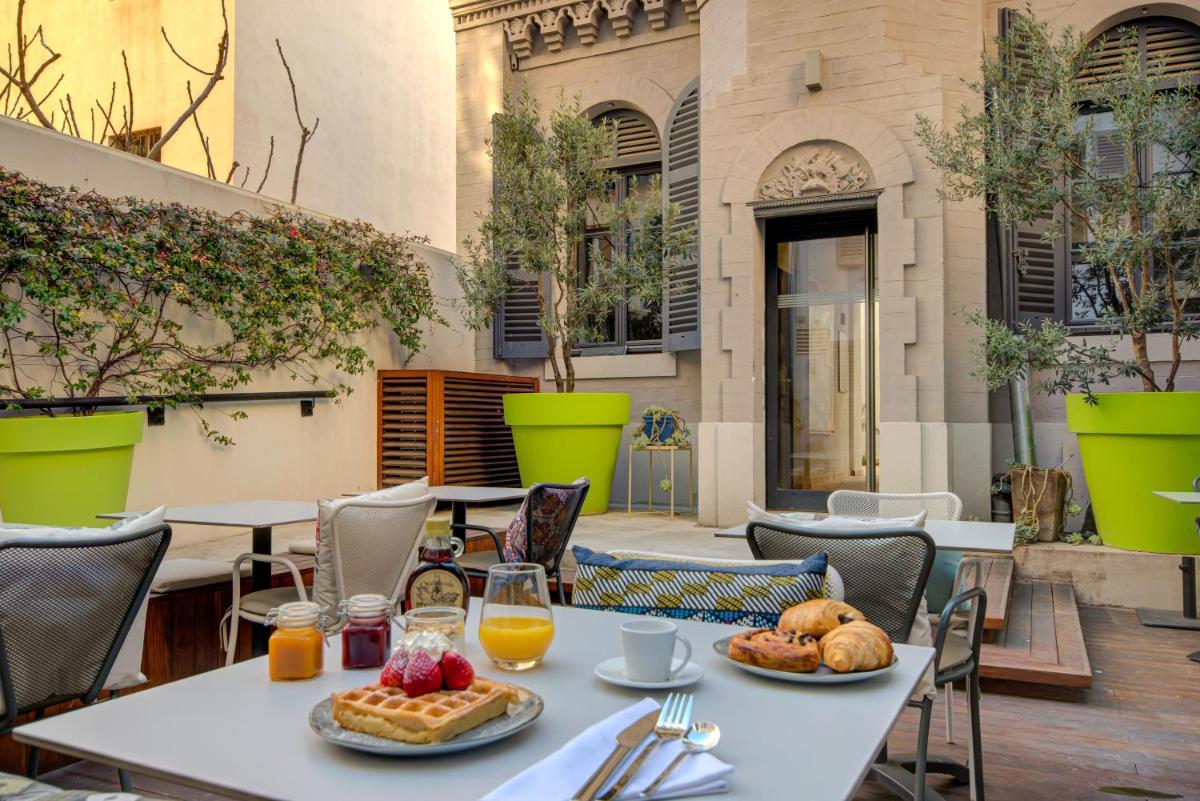 Nourriture dans l'hôtel ou à proximité