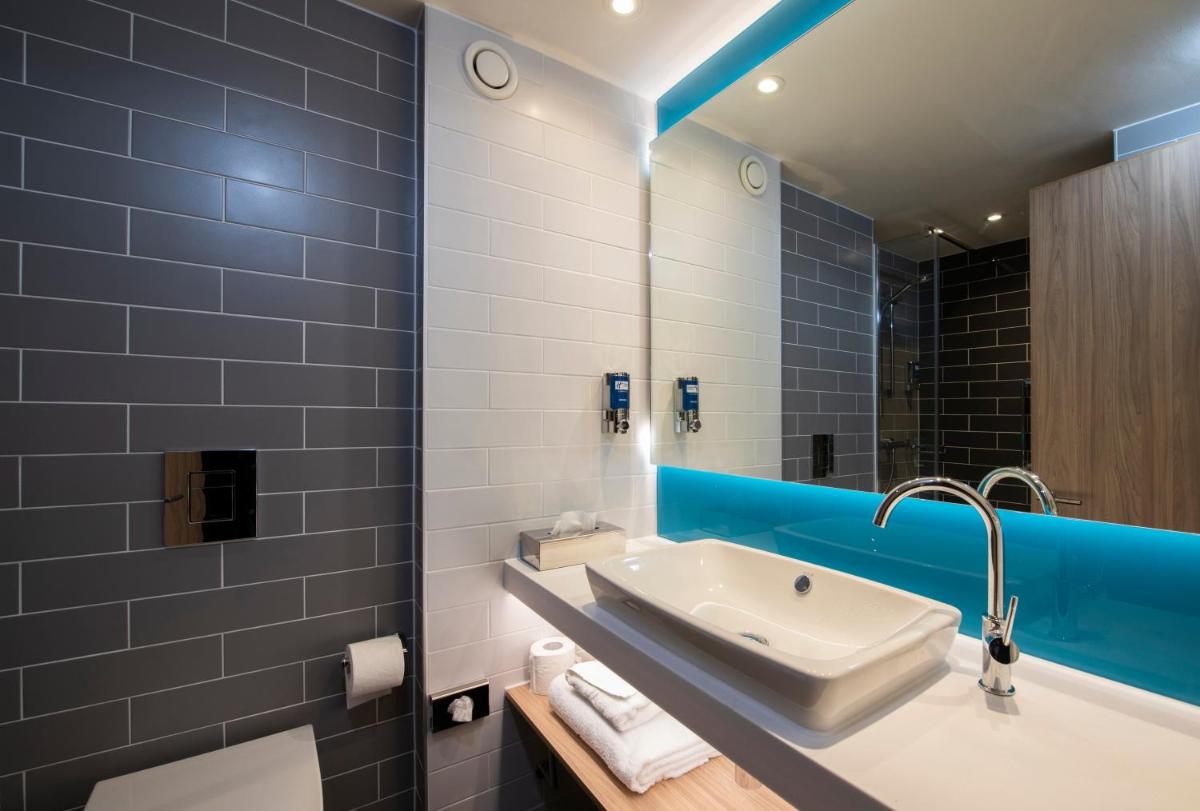 Holiday Inn Express Edinburgh City West, an IHG Hotel - Housity