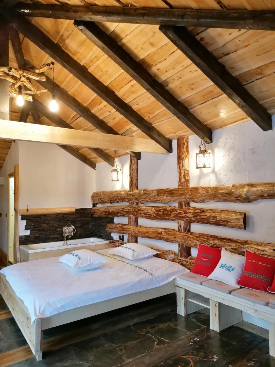 Căsuța Con - Housity