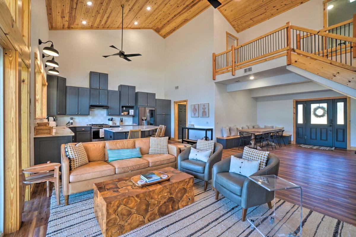Idyllic Cotter Escape Steps to White River! - Housity