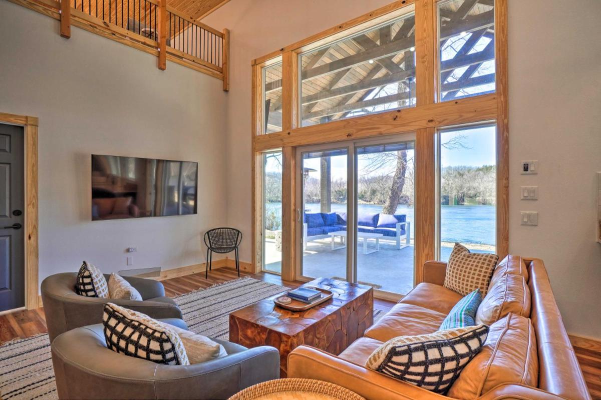 Idyllic Cotter Escape Steps to White River! - Housity