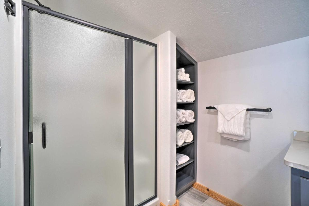 Idyllic Cotter Escape Steps to White River! - Housity