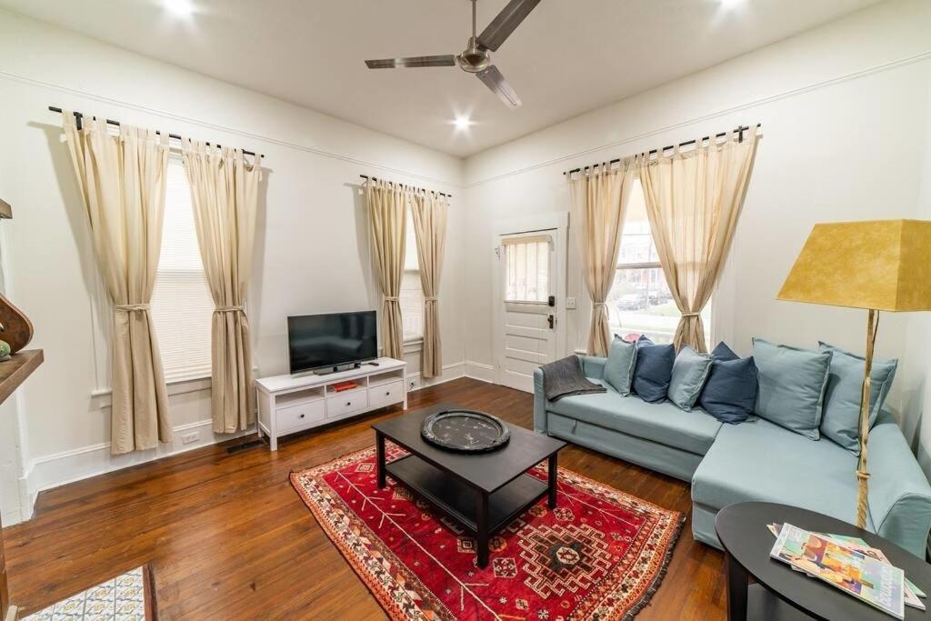 Retro Bung 736 1st Retro Bungalow UPTOWN 10 MIN to Ft Benning - Housity