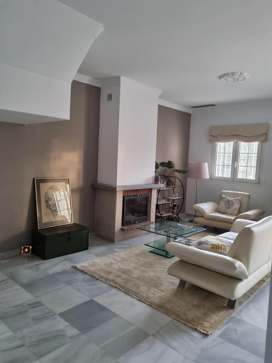 Town-House-Style Villa - on the Golden Mile - Hizvo