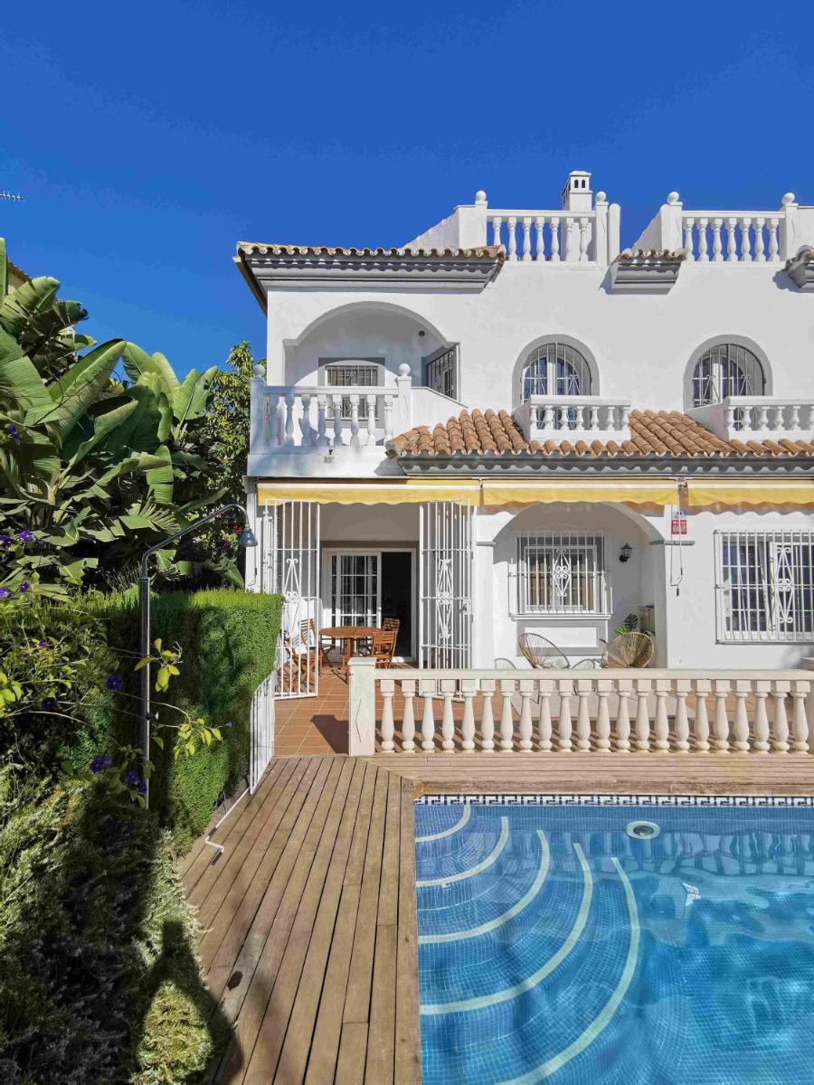 Town-House-Style Villa - on the Golden Mile - Housity