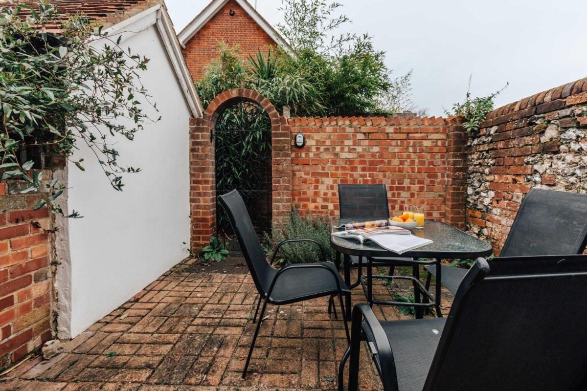 Honeysuckle terrace - Housity