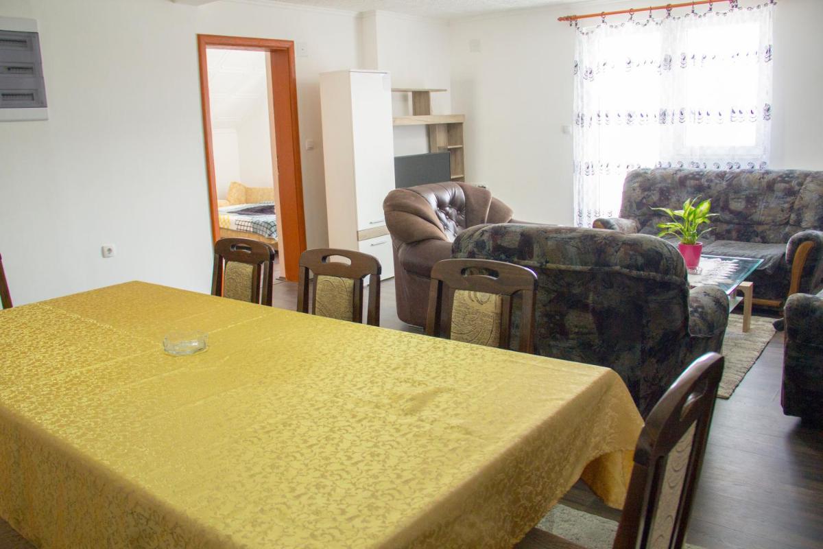 Vila mira i tišine - Housity