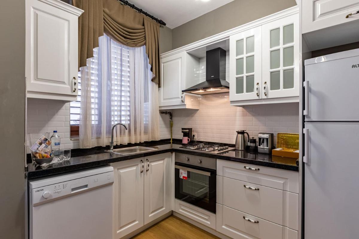 Flat in Renovated Historical Building in Princes' Islands, Istanbul - Housity