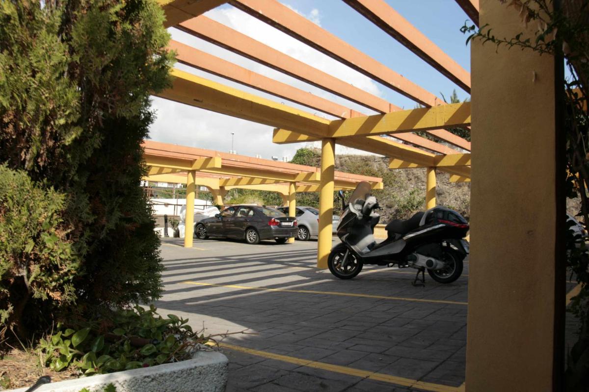 Jardín Privado y Piscina en la Playa - Housity