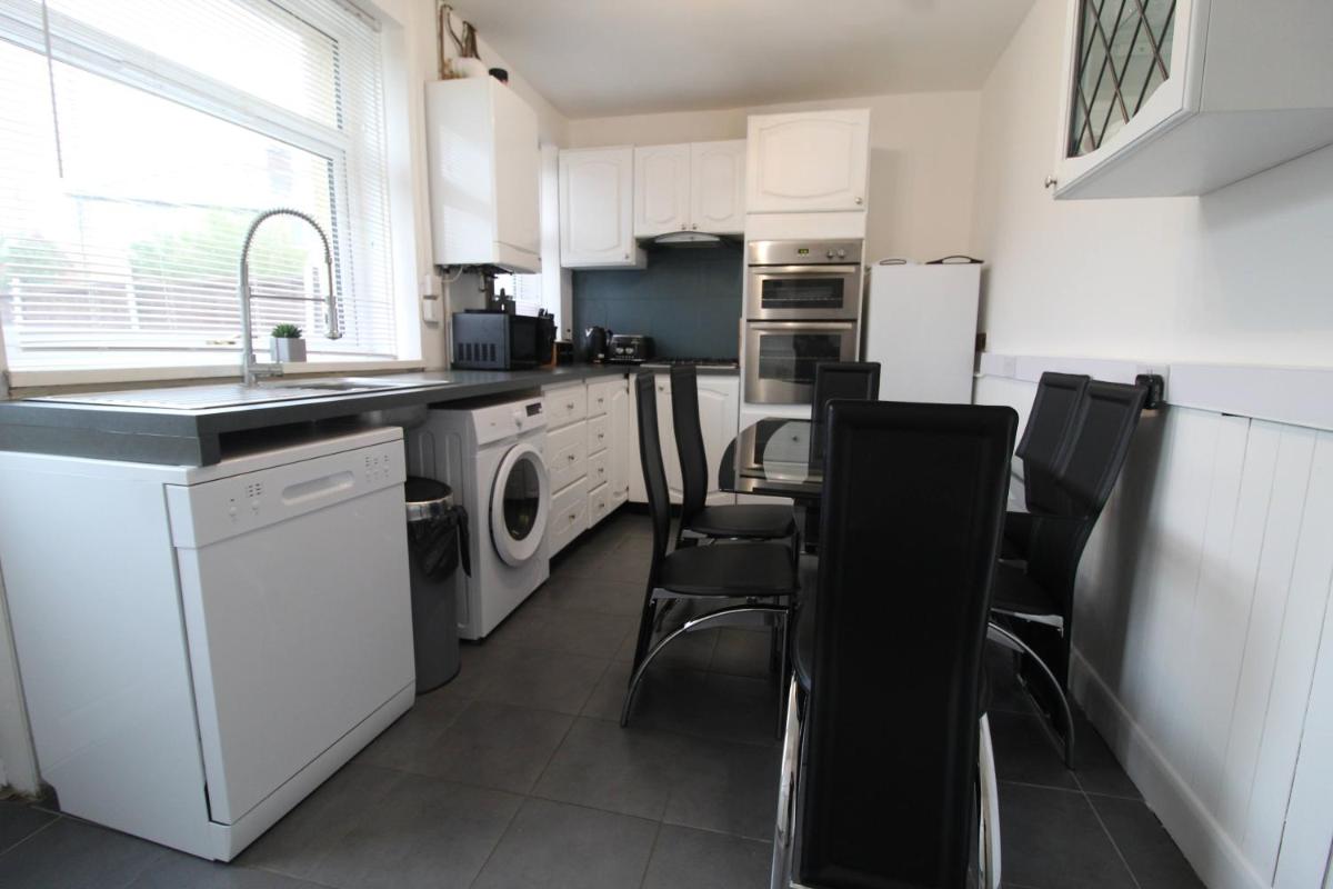 Rosebud House - Housity