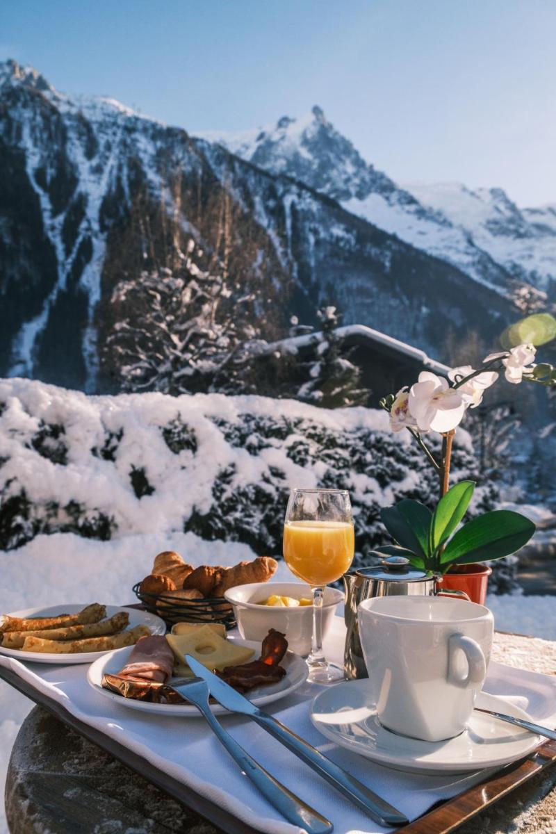 Vue générale sur la montagne ou vue sur la montagne depuis l'hôtel