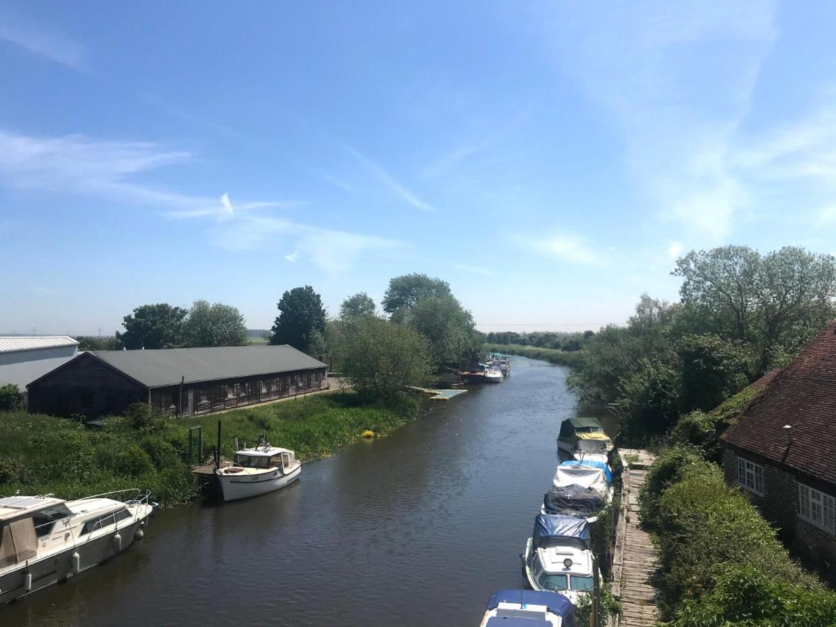 Dog and Duck Leisure Park - Housity