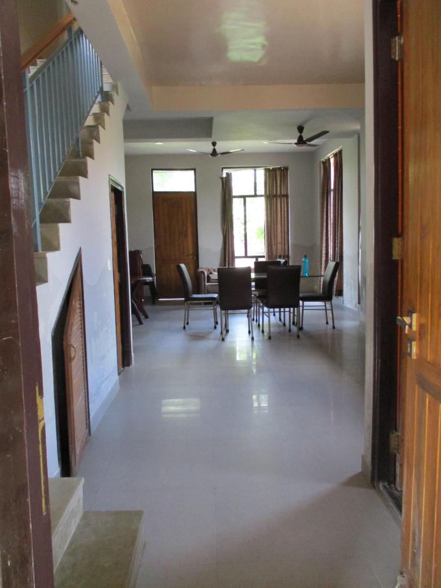 Ganga Kutir Oak Villa on Raichak - Housity