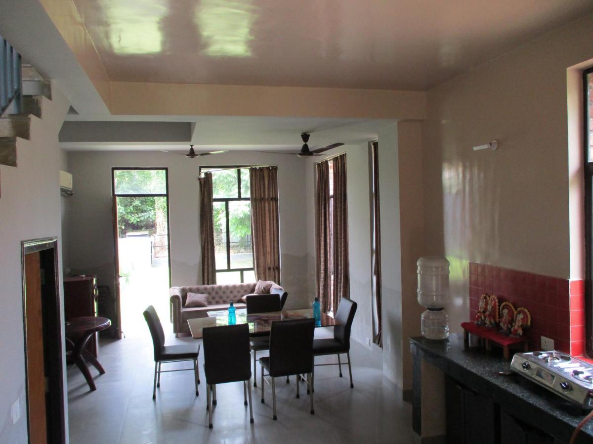 Ganga Kutir Oak Villa on Raichak - Housity