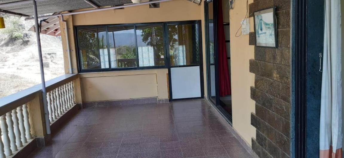 Alibaug Sunside Villa 3BHK Near Beach - Housity