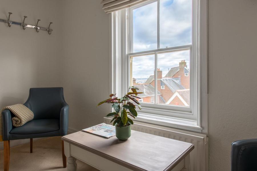 The Bosun's Chair - Housity