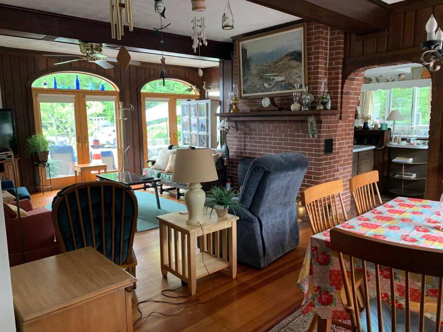 Chez Liberte on the Ocean - Housity