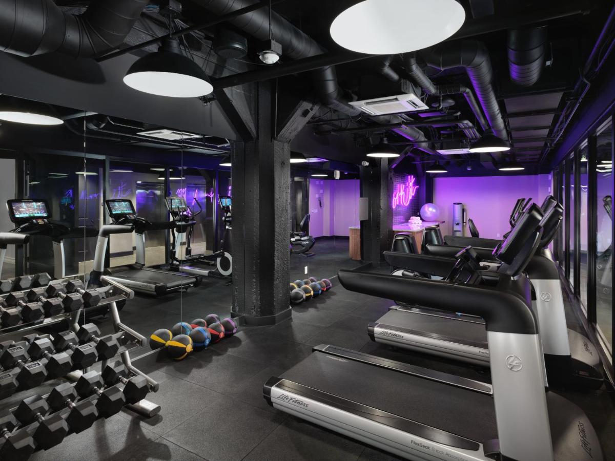 Axiom Hotel - Housity