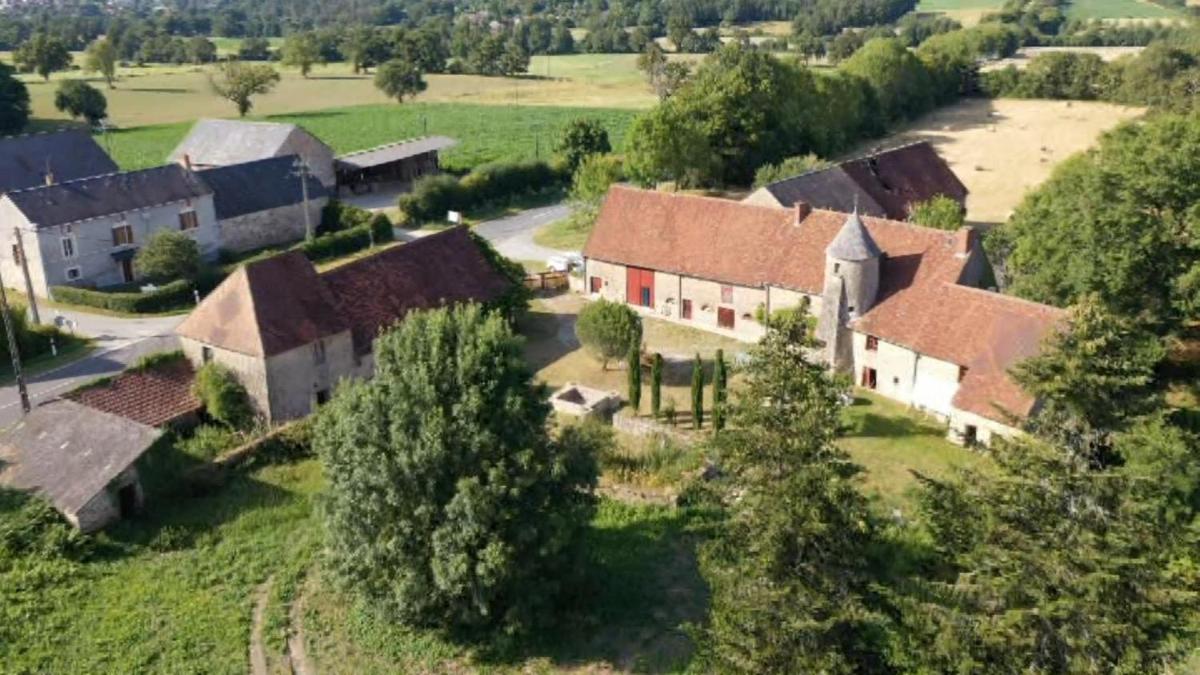 Chateau De Montmagner - Housity