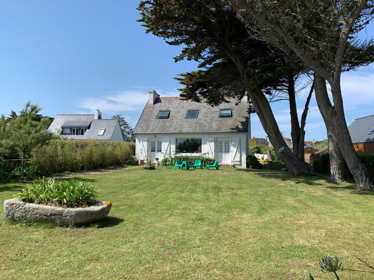 Beachfront holiday home with sea views, Plounéour-Brignogan-Plages - Housity