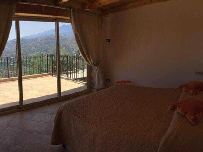 Charming cottage in Gaggi with swimming pool - Housity