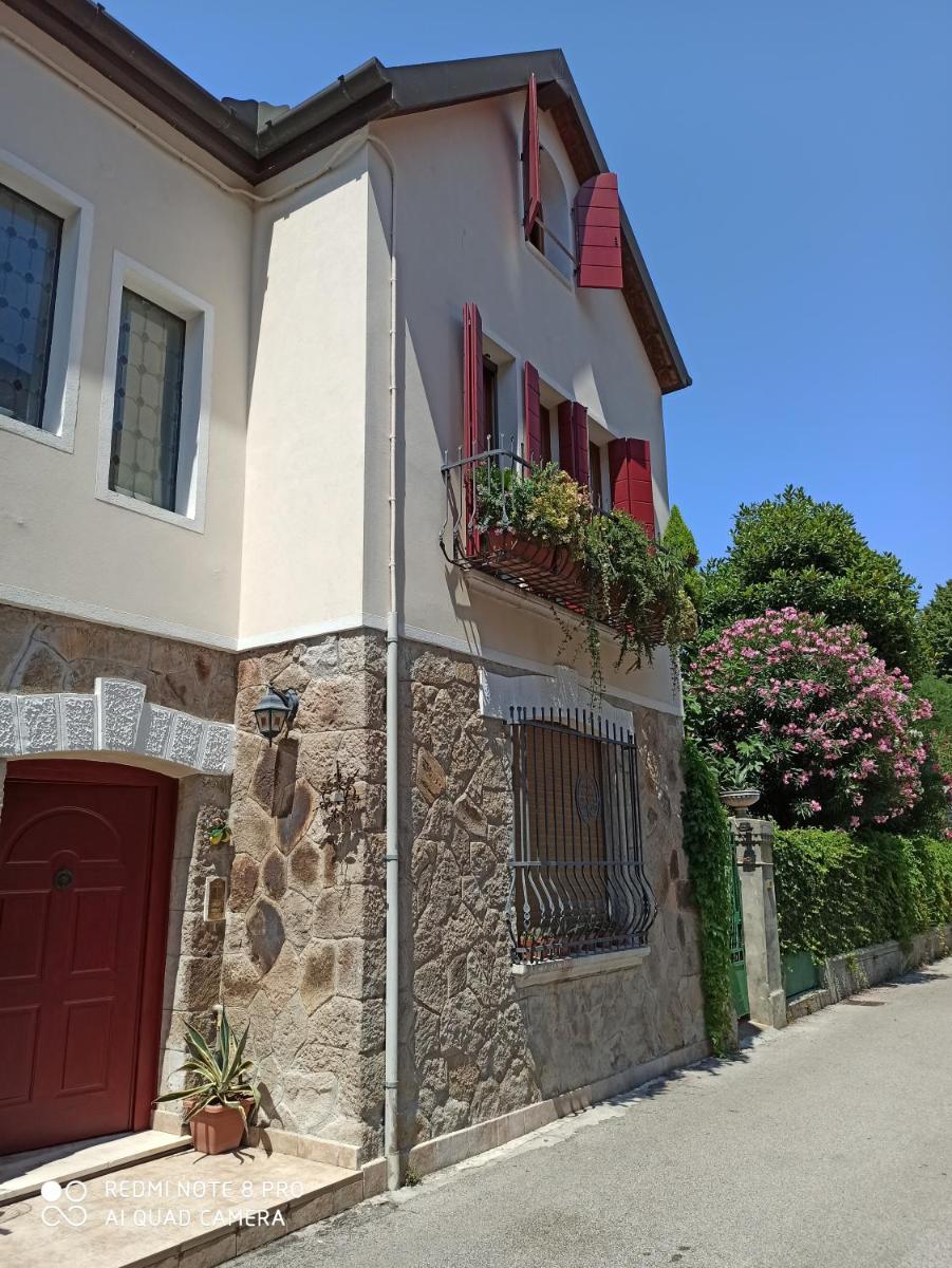 Angolo di pace a pochi passi dal centro e dal mare - Housity