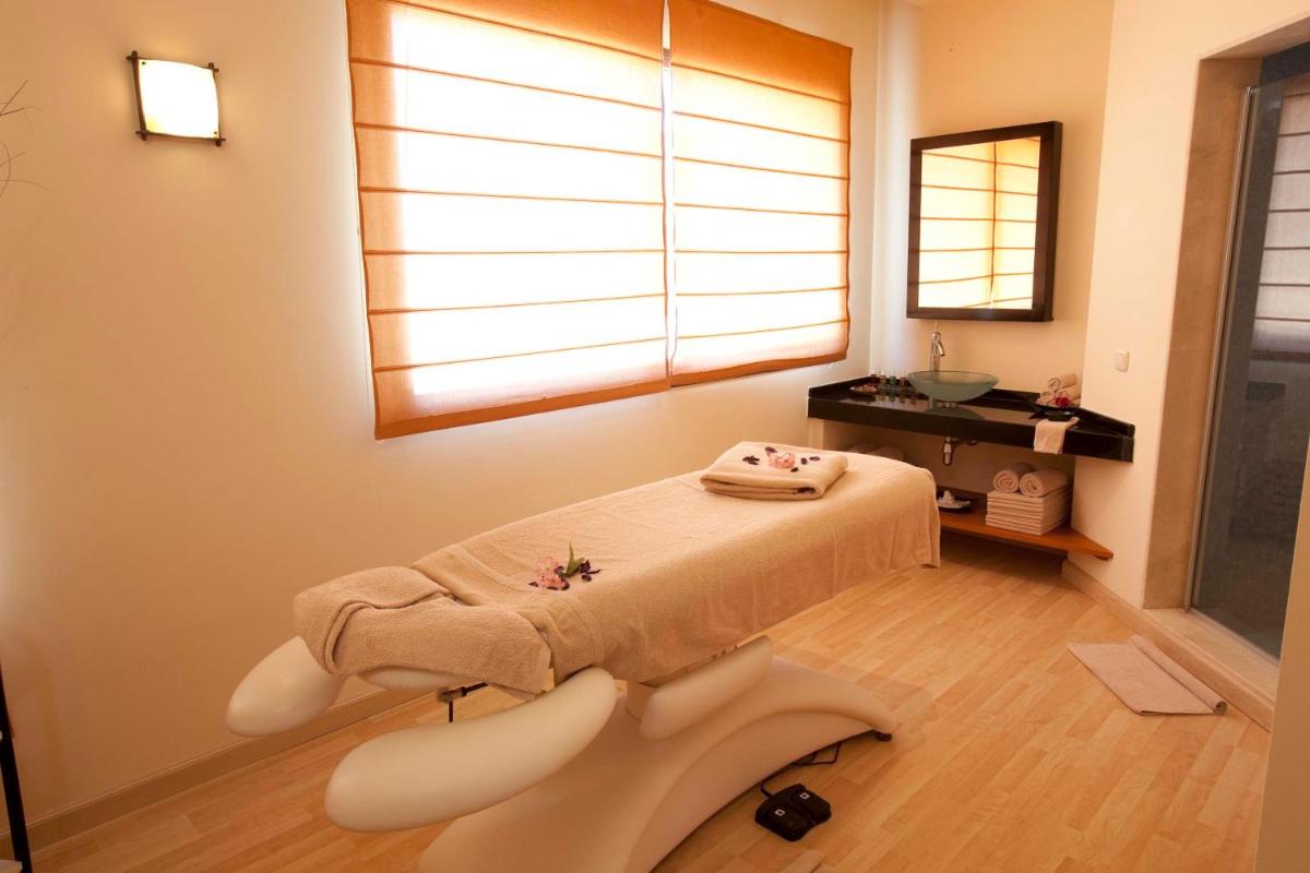 Spa o instalaciones de bienestar en Hospes Palacio de Arenales & Spa