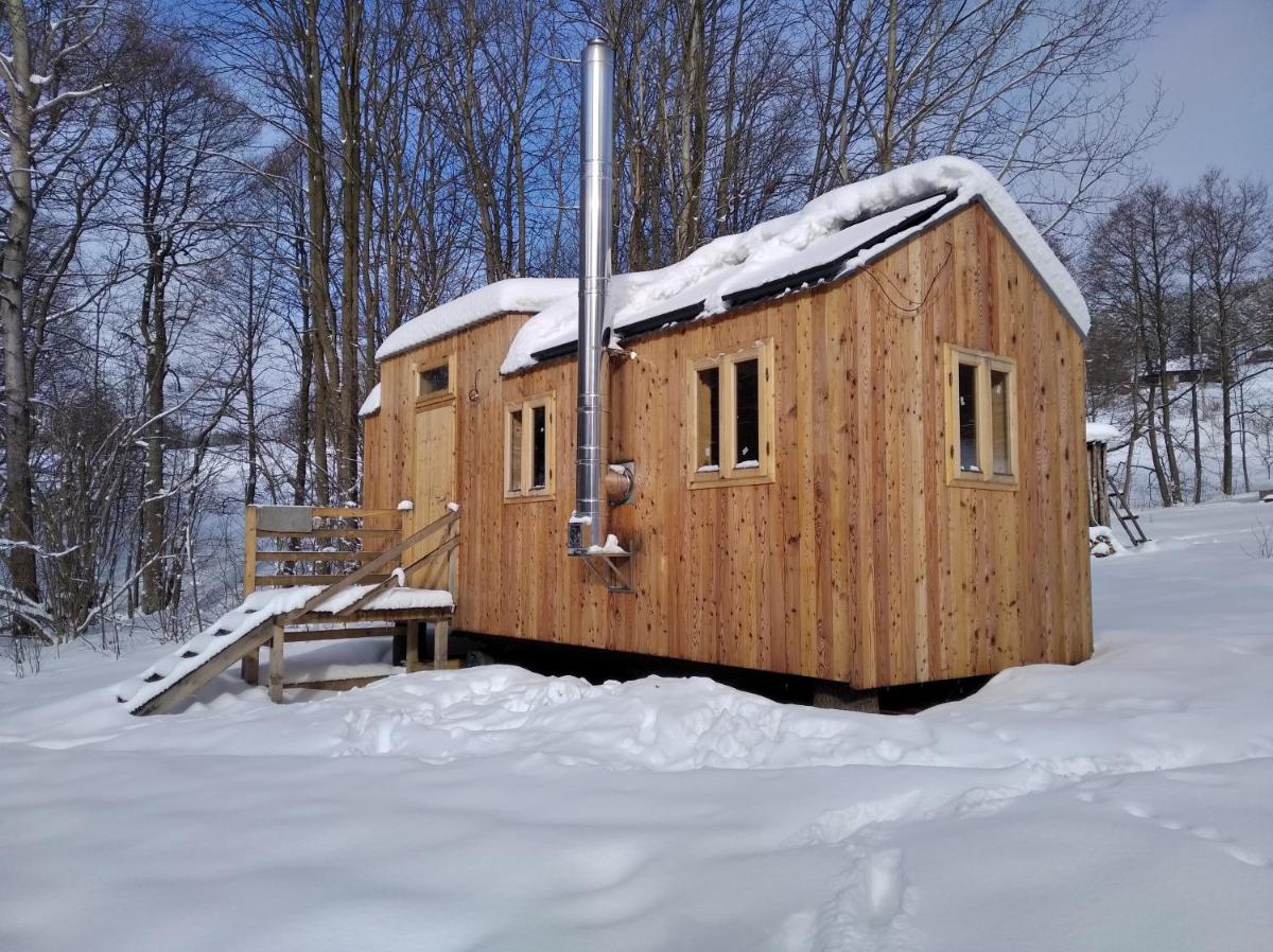 Celoroční GLAMPING v pohodlném domečku - Housity