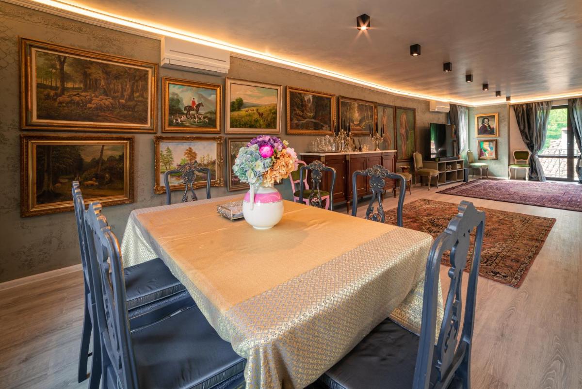 The Gallery Guest House - Garden and Garage - Housity
