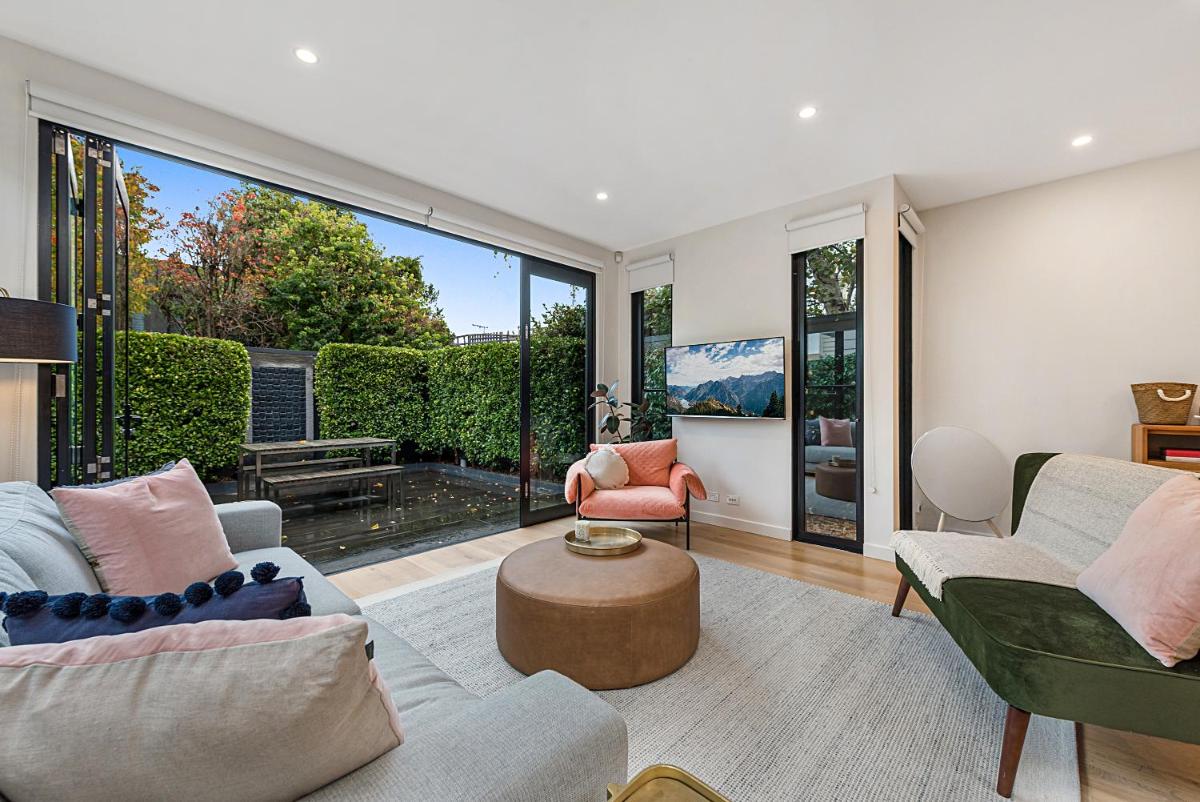 ?Green chic living in heart of Hawthorn?Parking?Courtyard?WiFi? - Housity