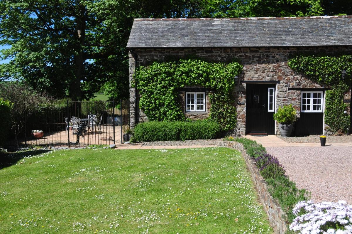 Cloister Park Cottages - Housity