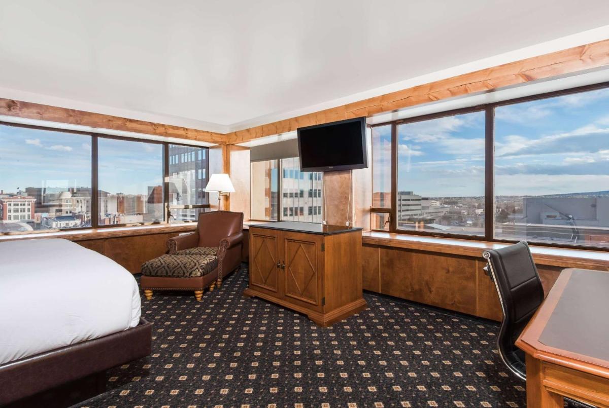 The Antlers, A Wyndham Hotel - Housity