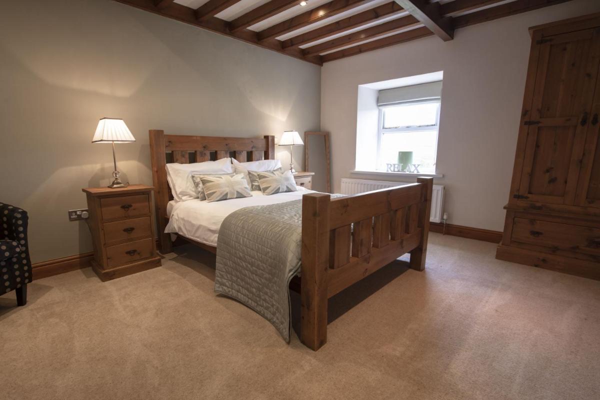 Hill Top Farm 14 - Housity