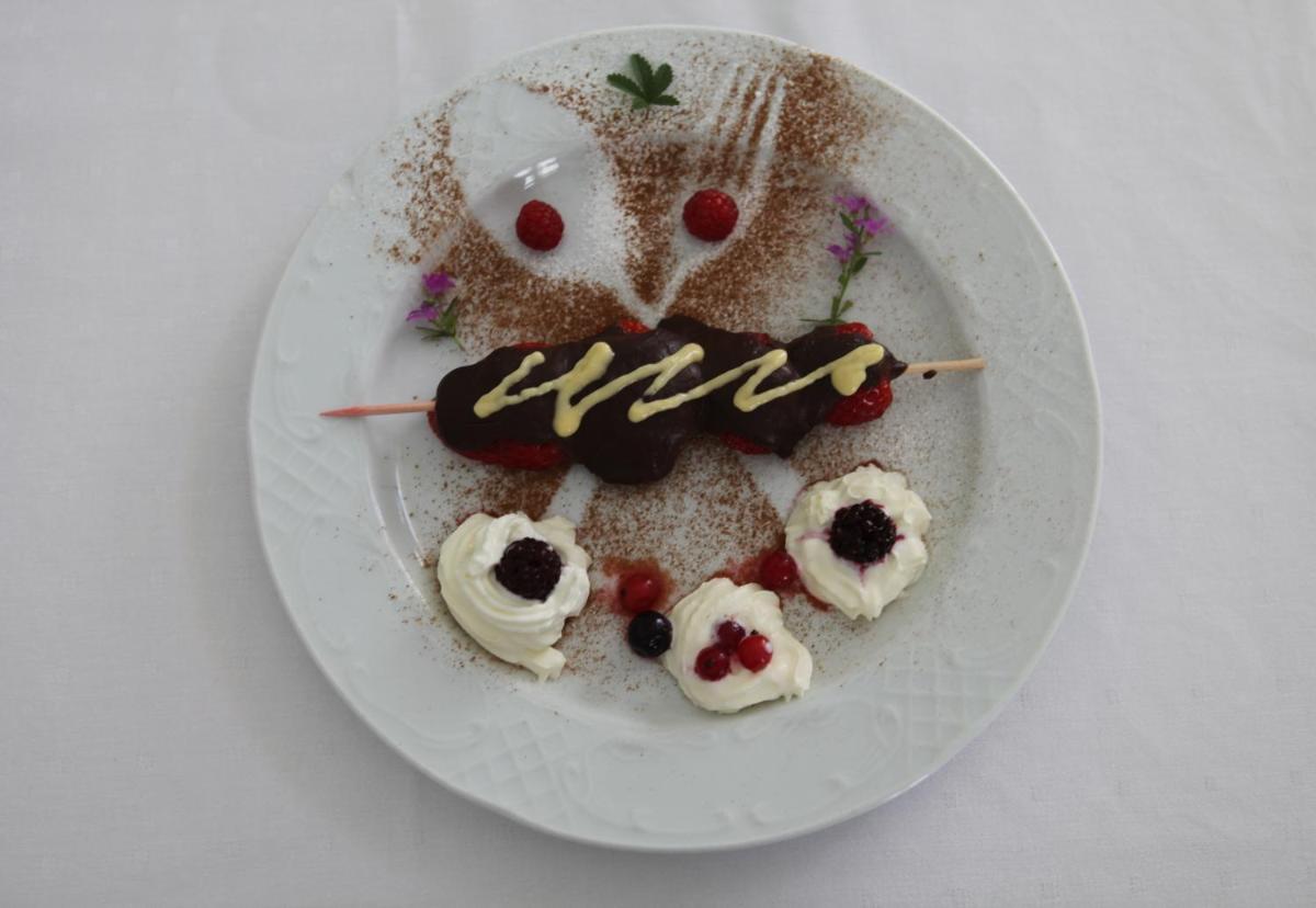 Comida en o cerca de este hotel