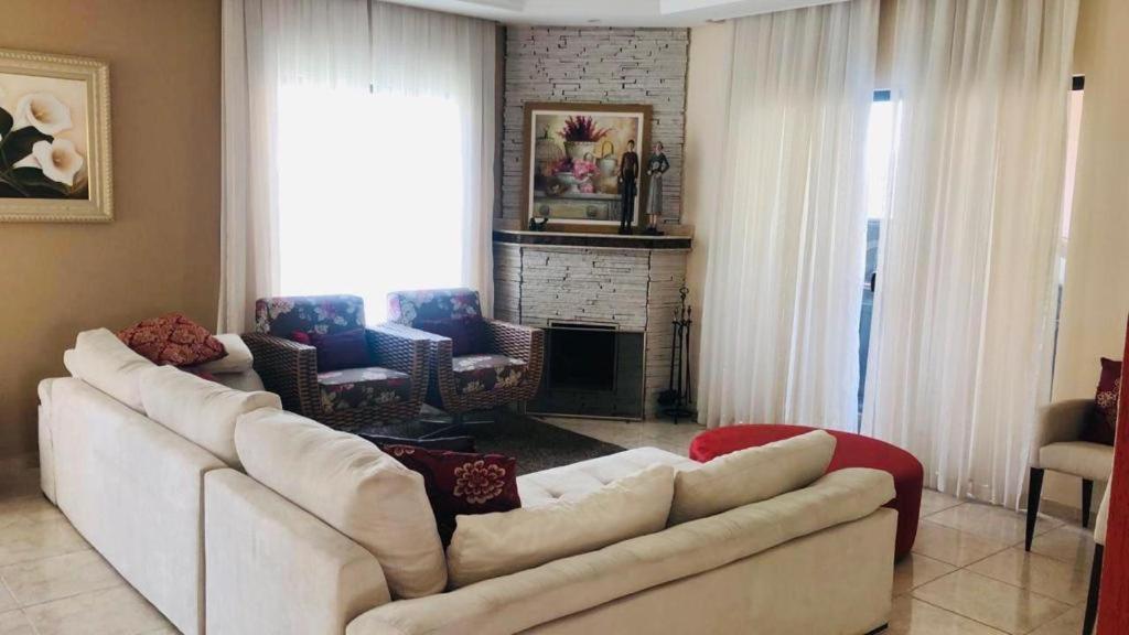 Casa de Alto Padrão em bairro nobre - Housity