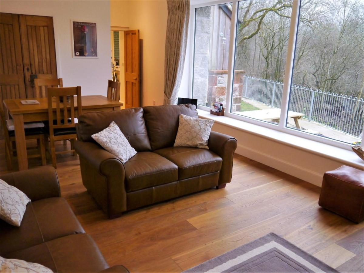 The Fish House - Housity