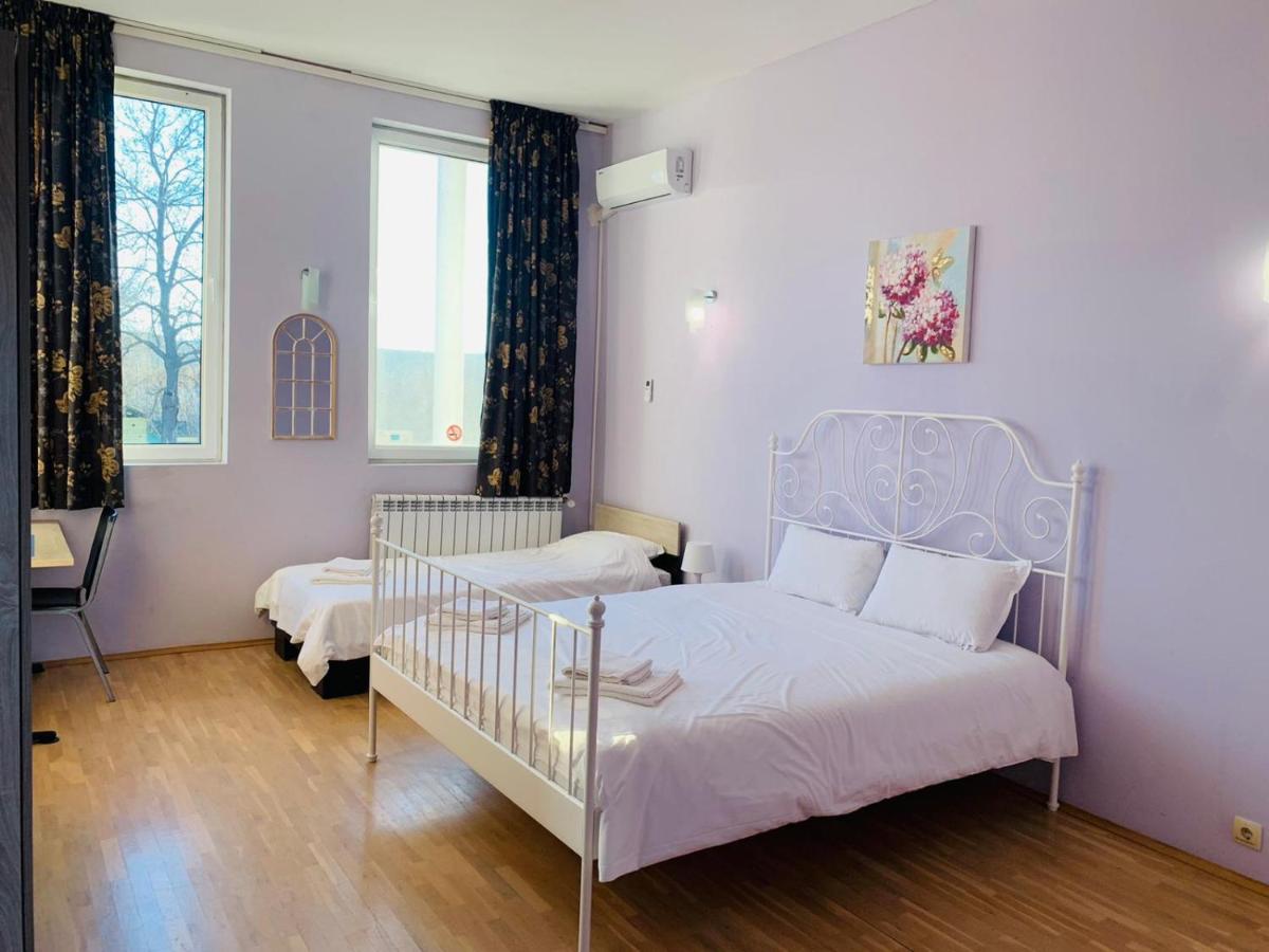Old School Villa - Housity