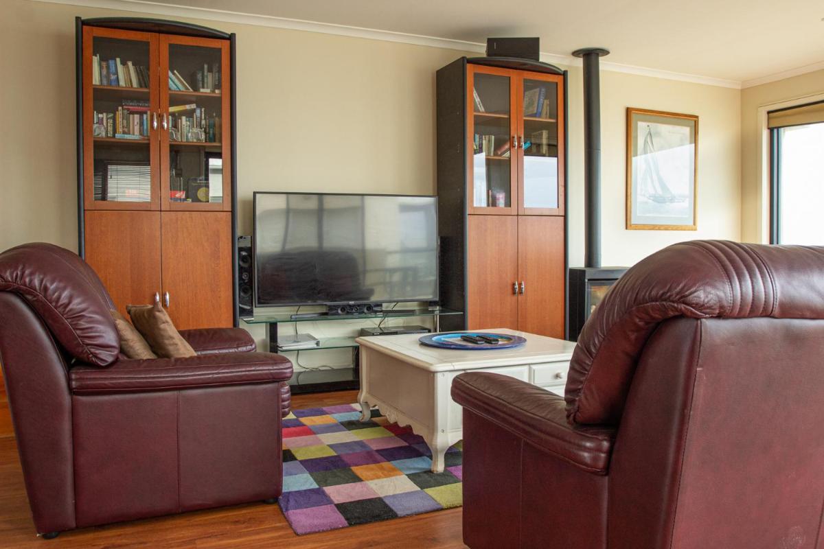 Boathouse Holiday House - Housity