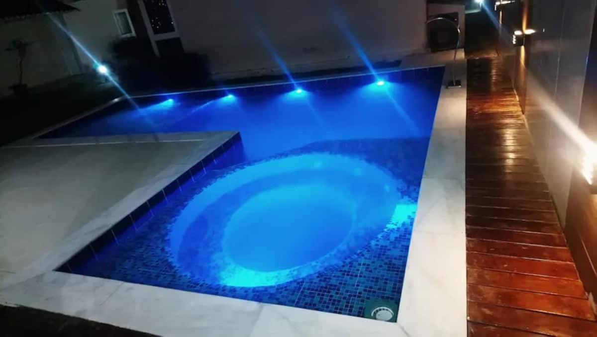 Casa completa com piscina e área de laser completa na praia BELA - PB - Housity