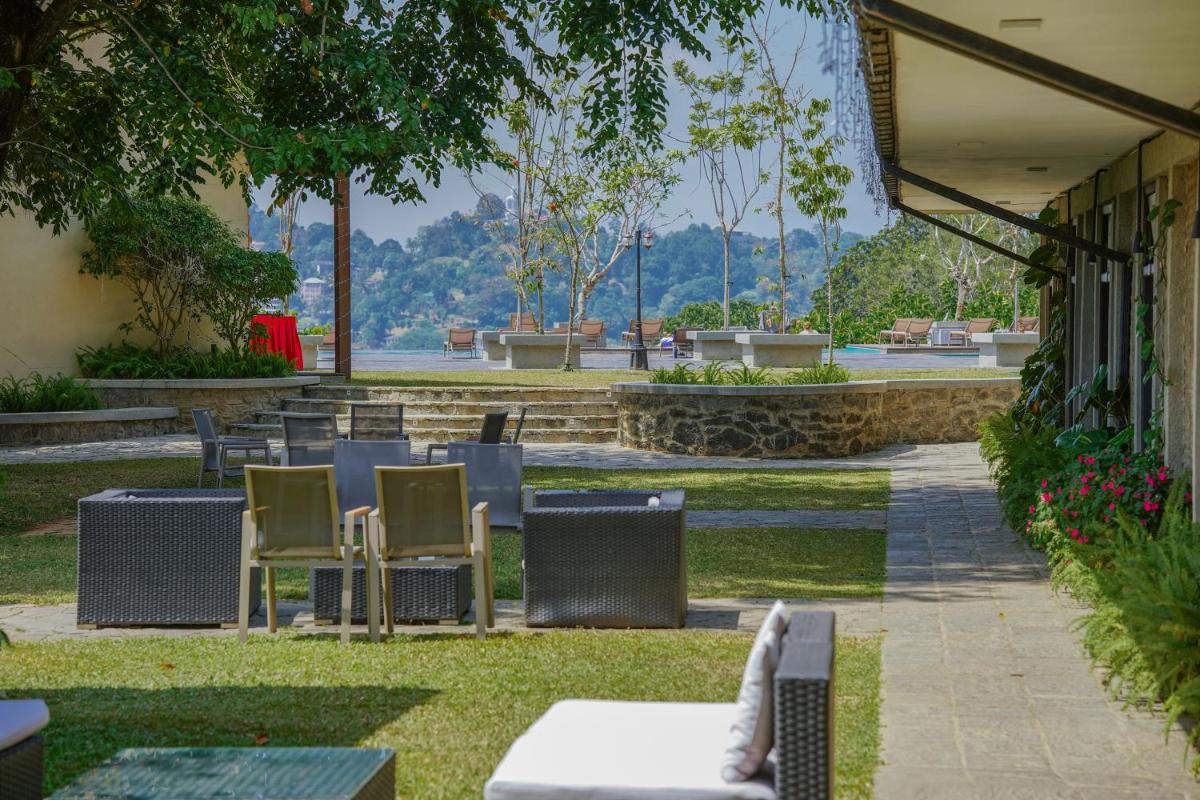 Thilanka Hotel - Housity