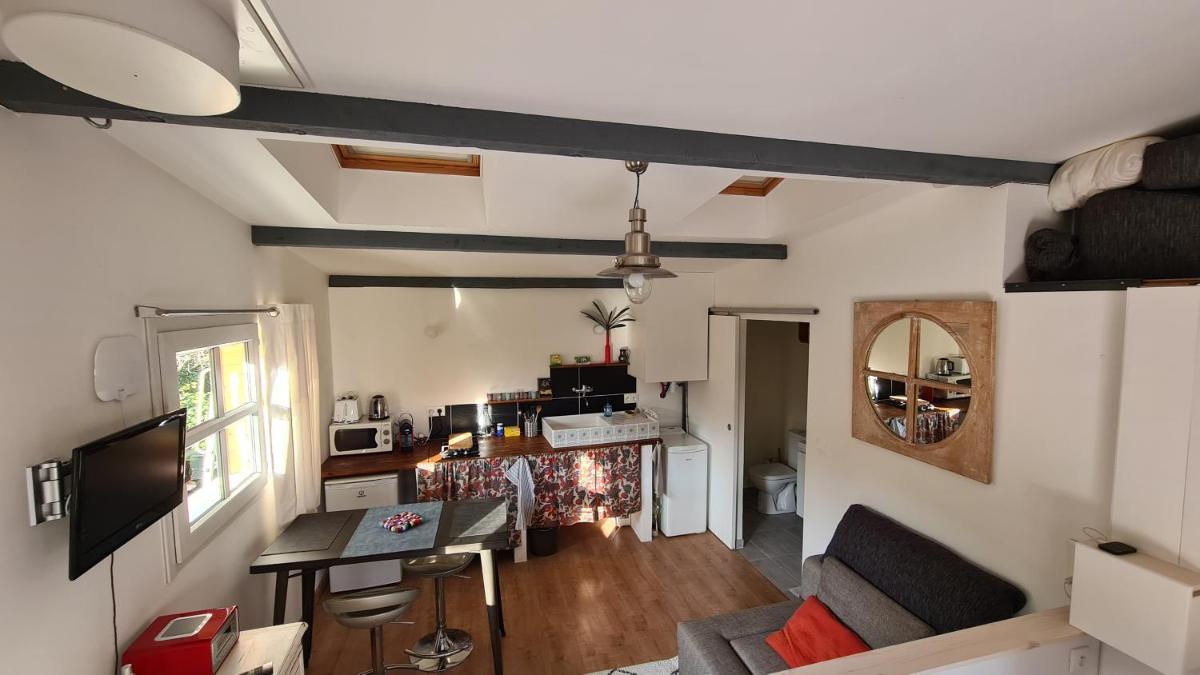 Charmant logement avec parking - Housity