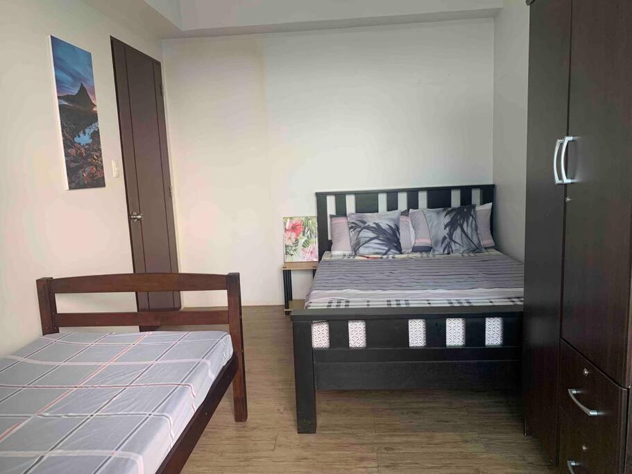 Lovely Spacious Condo With Balcony - Housity