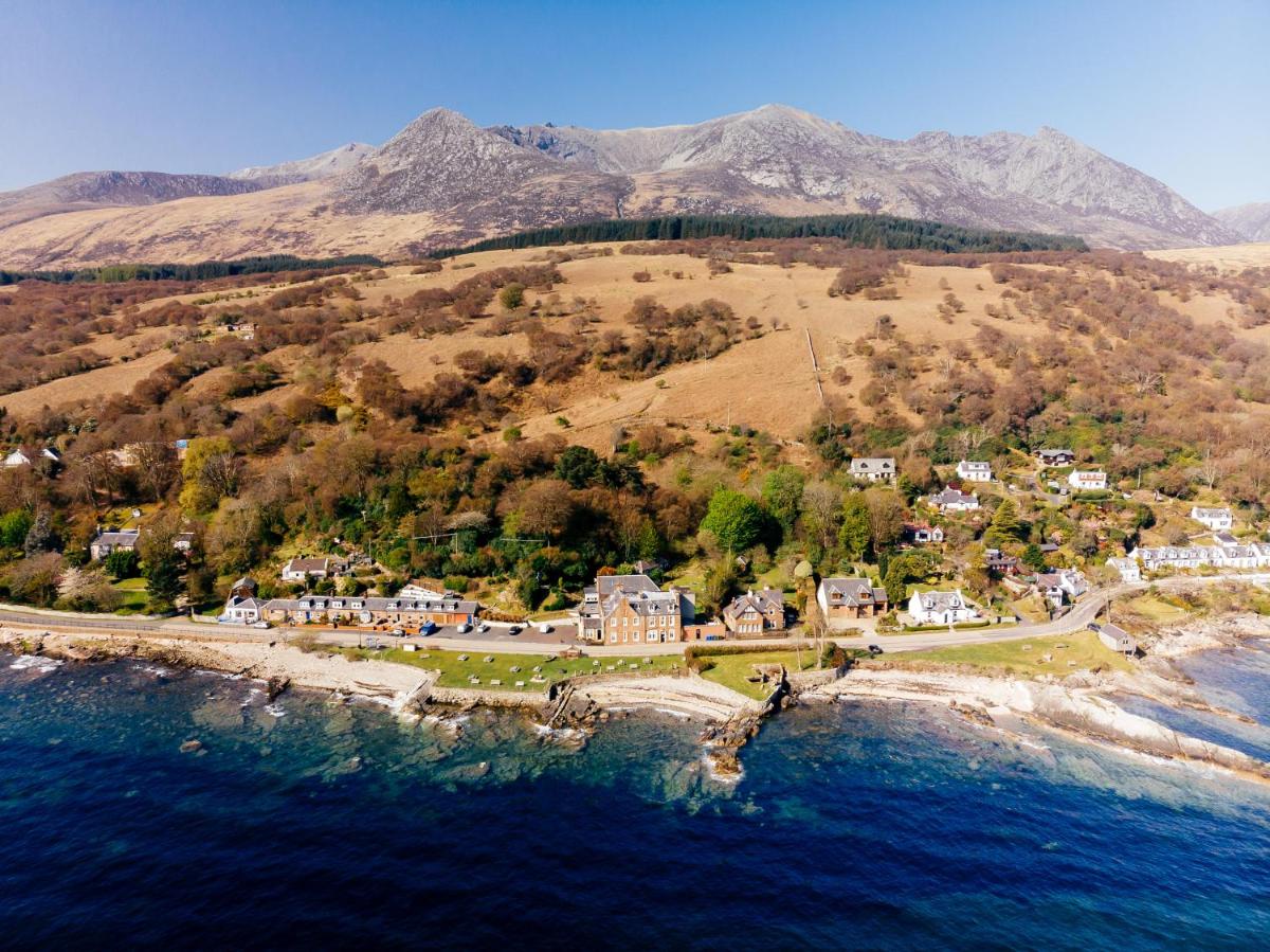 The Corrie Hotel - Housity