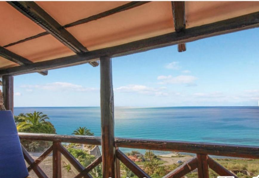 Villa Tina Tropea Costa dei Monaci Parghelia, sabbia fine e bianca e mare cristallino - Housity
