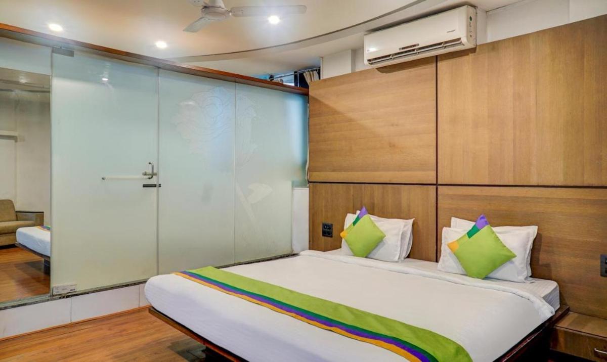 Hotel Shivas Inn - Housity