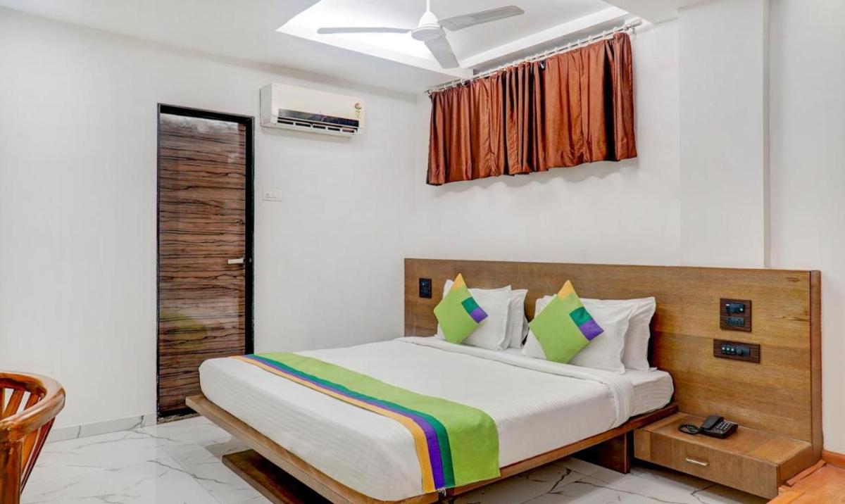 Hotel Shivas Inn - Housity